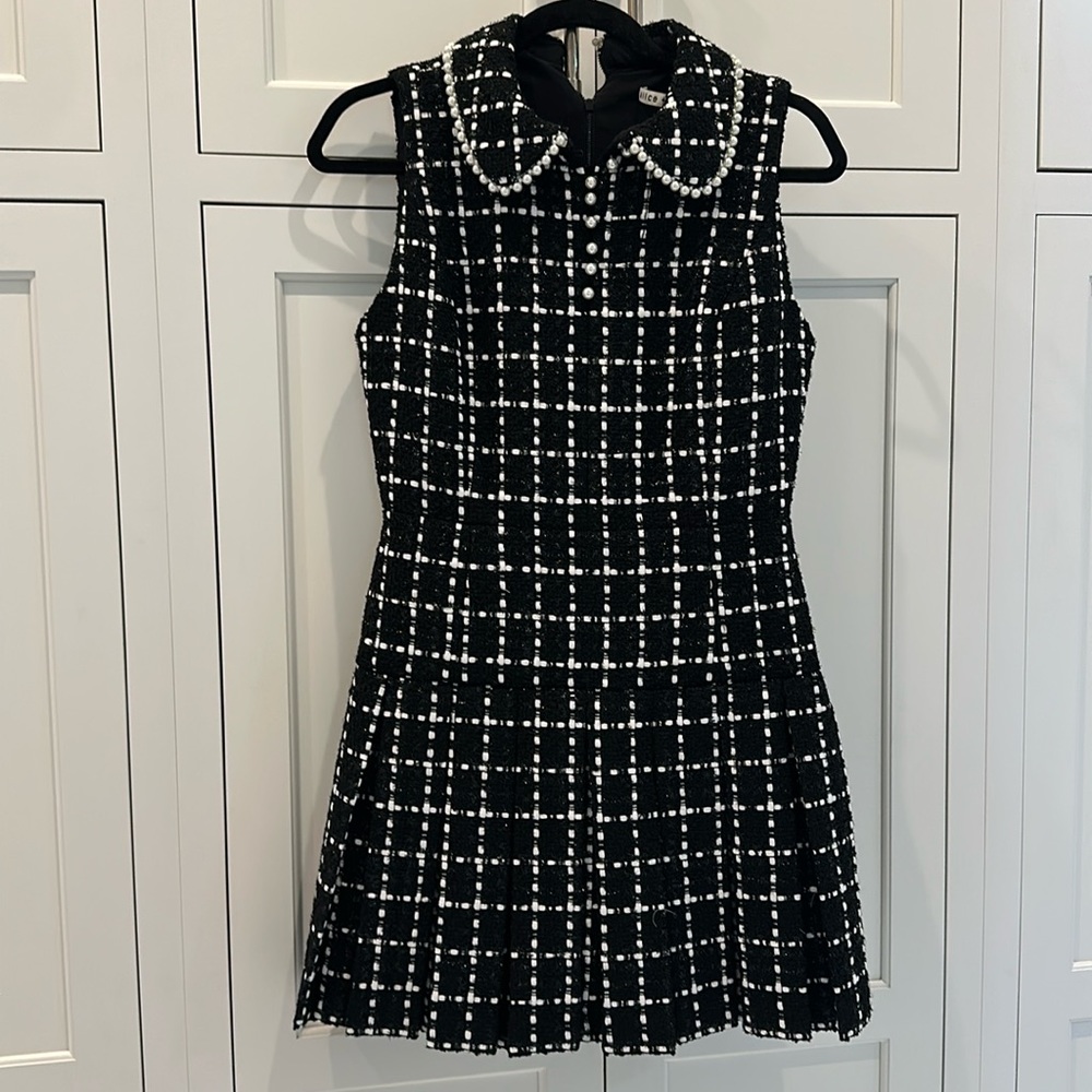Alice and Olivia beautiful tweed dress